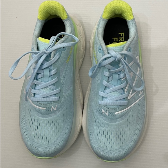 NEW BALANCE FRESH FOAM x MORE V4 RUNNING SNEAKERS WOMENS SIZE 7.5 - Picture 2 of 14